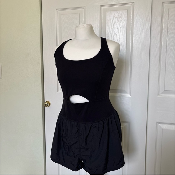 Free People Movement Righteous Runsie Workout Onesie Shorts Size Large Black - Picture 4 of 6